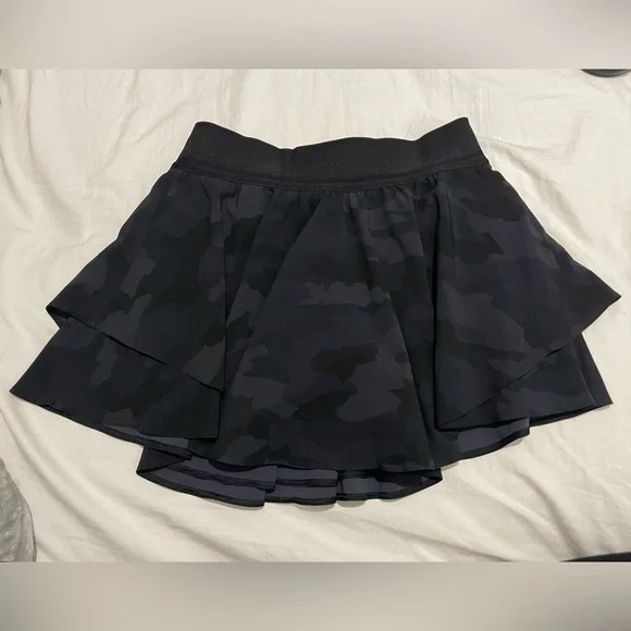 Lululemon Court Rival High Rise Skirt - Size 4 - Picture 4 of 7